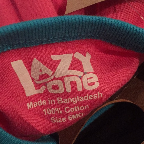 Lazy one creeper onesie and bonus children books - Picture 5 of 7